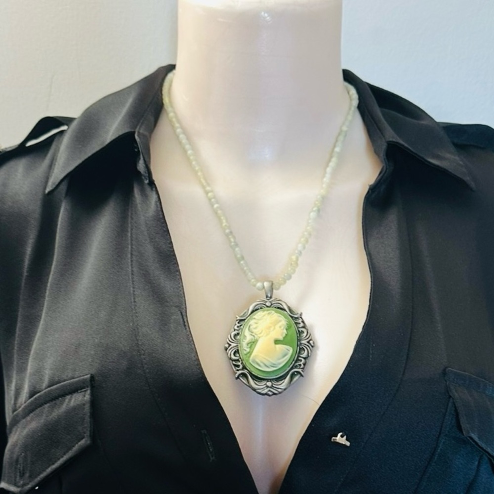 Vintage Cameo necklace Silver tone and Green